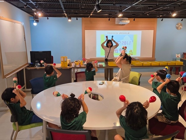 충북국제교육원 다문화교육 전시체험관 관람투어.(충북교육청 제공. 재판매 및 DB금지)/뉴스1