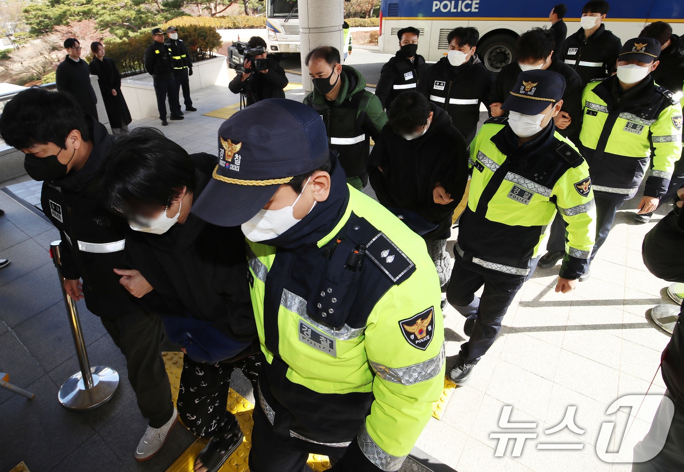 캄보디아 노쇼 사기 조직원 10명, 징역 5~9년 선고