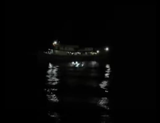 구조 작업 중인 M/V 트리샤 커스틴 3호의 모습. <사진=페이스북 Mayor Arsina Kahing-Nanoh>