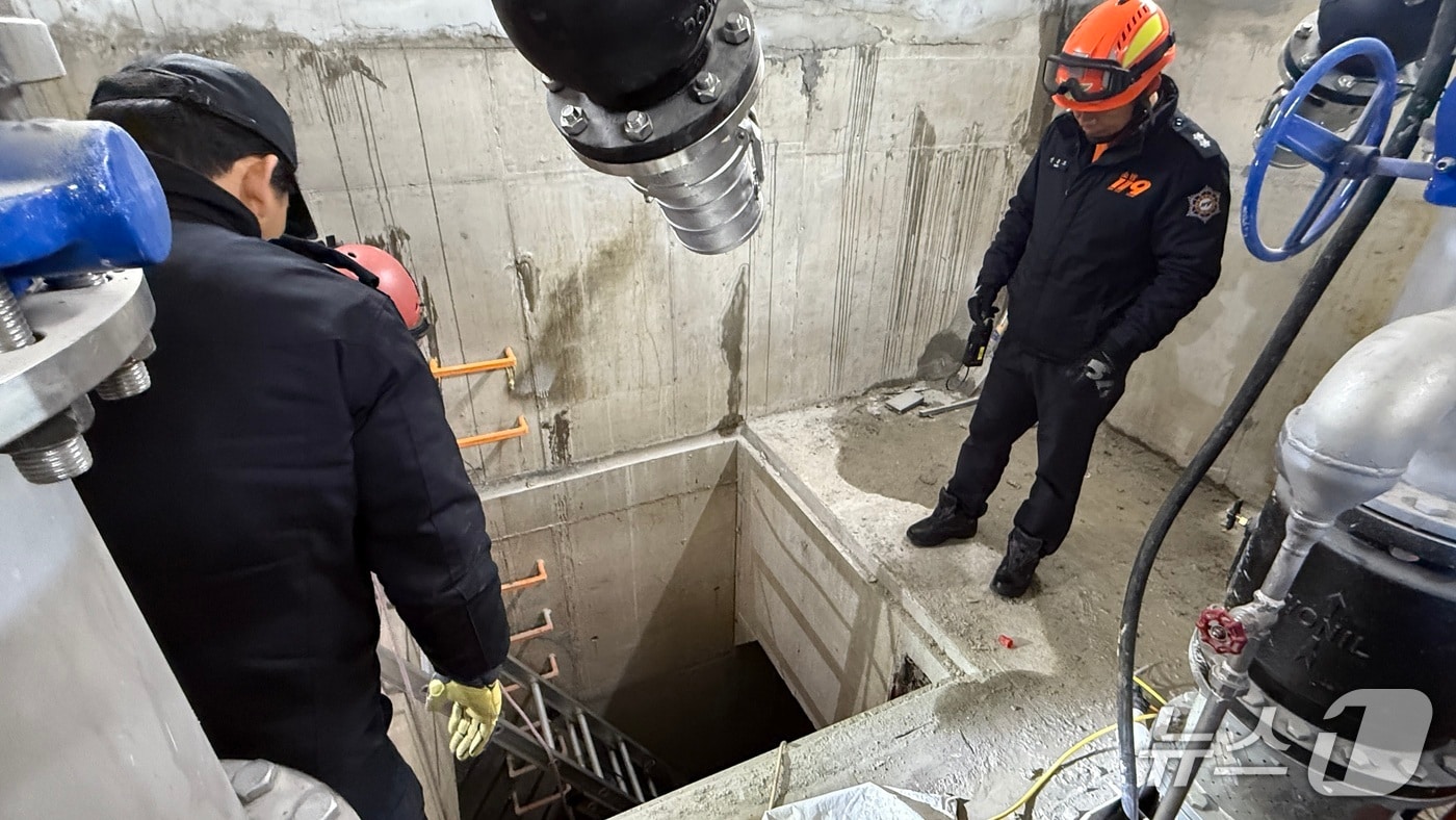 26일 낮 12시 34분께 울산 울주군 삼남읍의 한 지하차도 공사장에서 50대 작업자가 5m 높이에서 추락했다.(울산소방본부 제공. 재판매 및 DB금지)/뉴스1