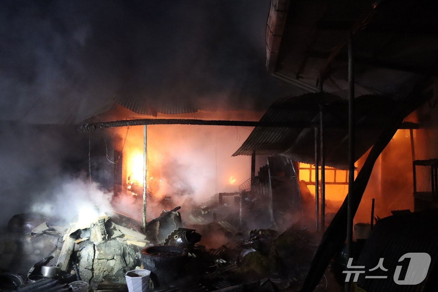 부여군 규암면 주택 화재 현장. (부여소방서 제공, 재판매 및 DB금지) / 뉴스1 