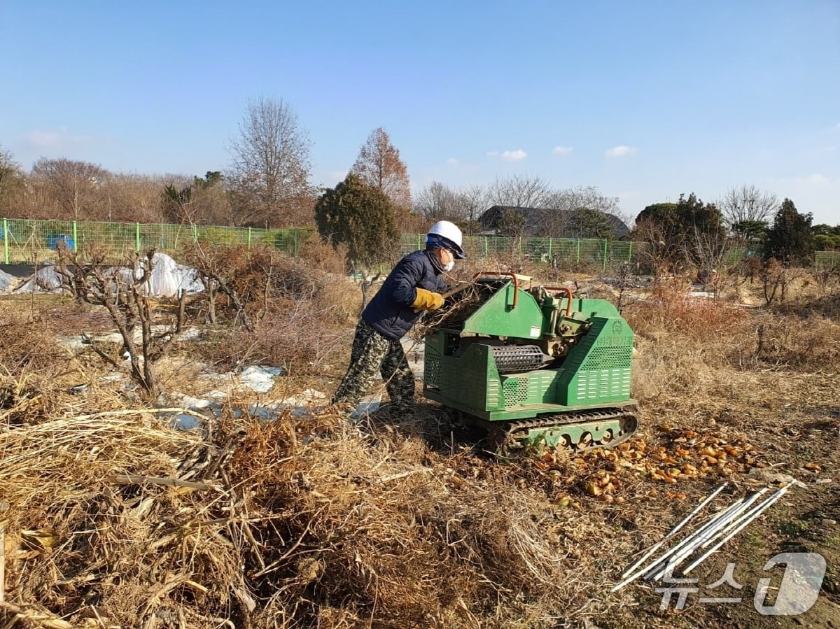 고양시의 영농 부산물 파쇄 모습. (고양시 제공, 재판매 및 DB금지)