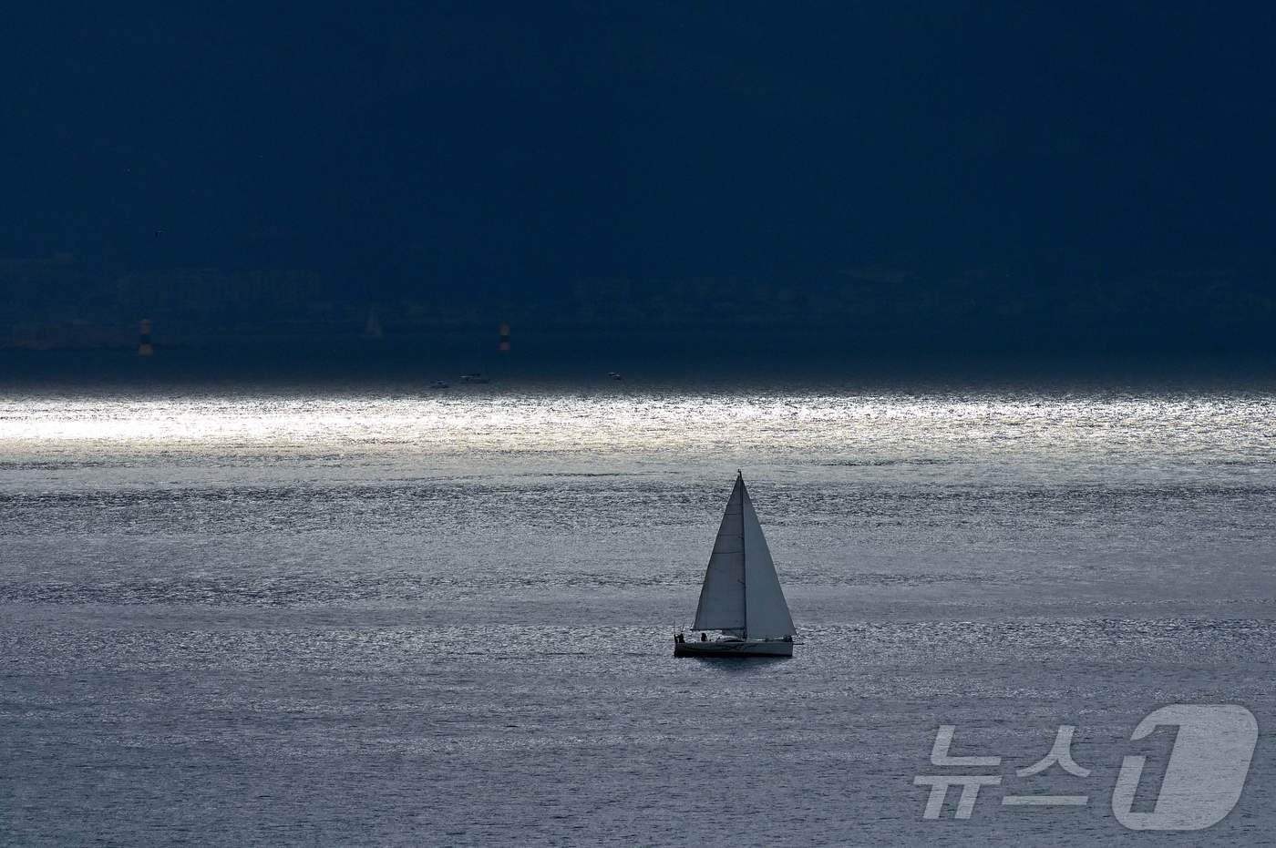 프랑스 남부 마르세유 해안 근처 지중해에서 요트가 목격됐다. 2019.11.20 ⓒ AFP=뉴스1 ⓒ News1 김경민 기자 <자료사진>