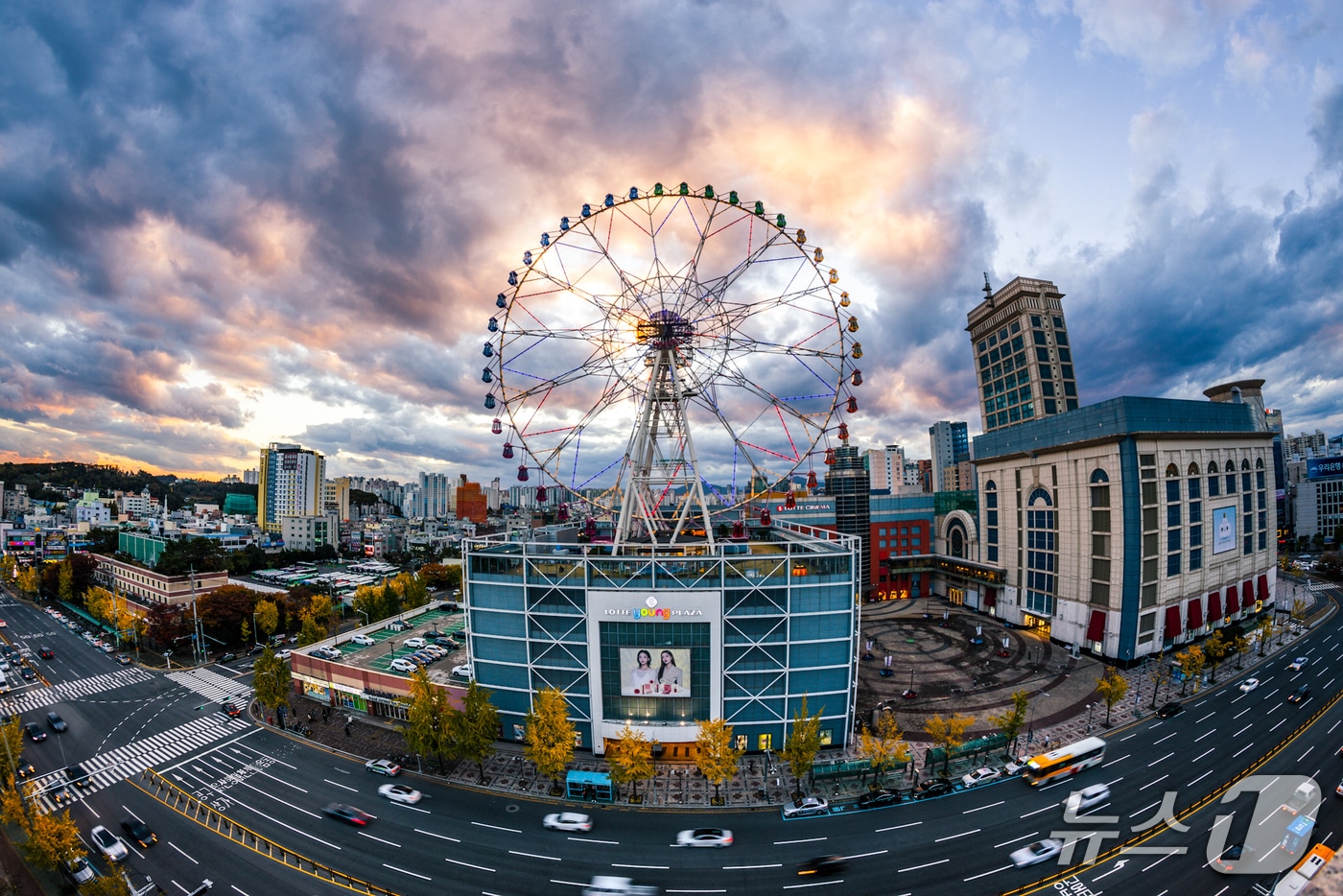 롯데백화점 울산점 '그랜드 휠'. (롯데백화점 울산점 제공. 재판매 및 DB 금지) /뉴스1