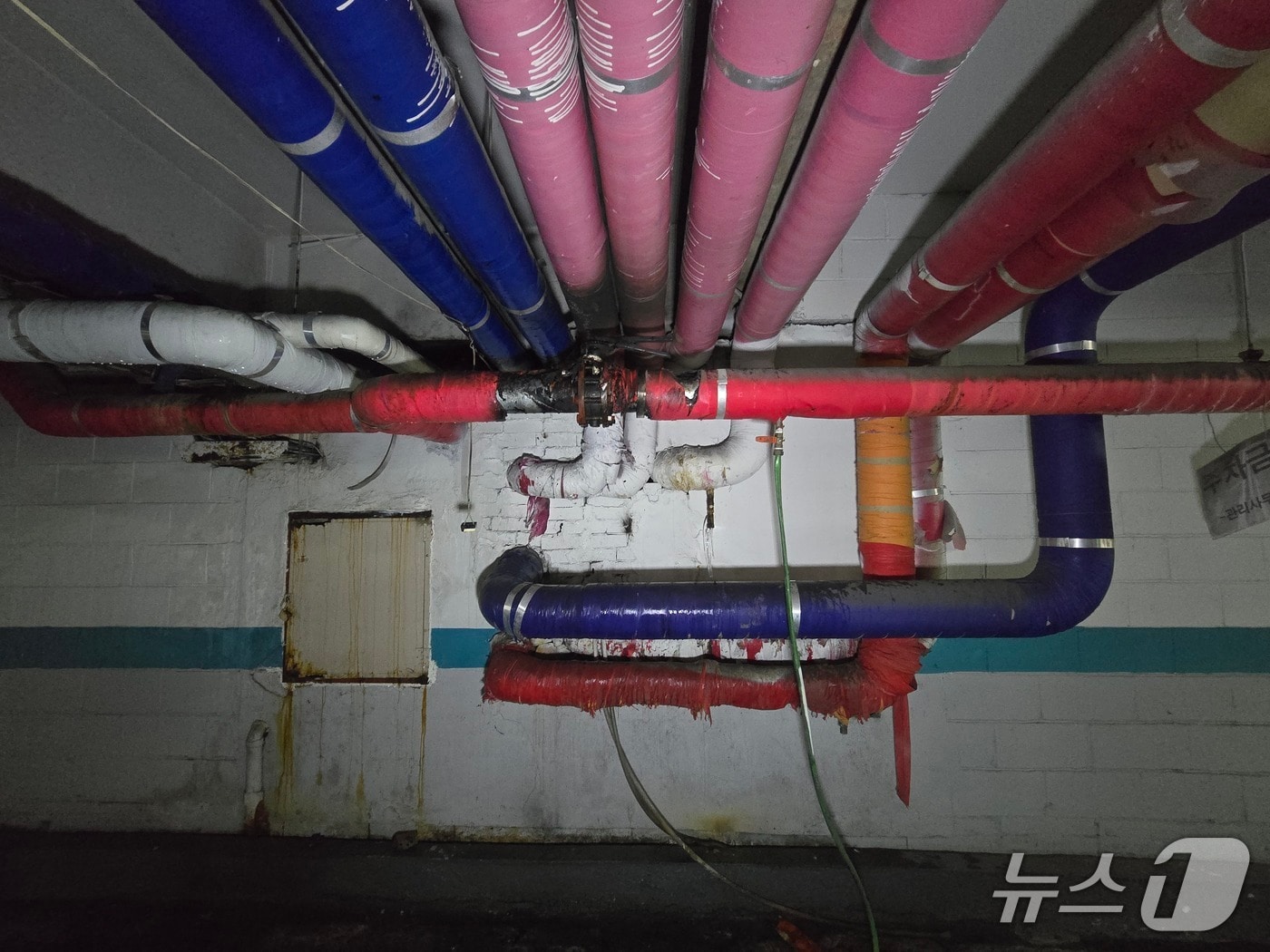 3일 오전 8시 19분쯤 경기 부천시 원미구 중동 소재 아파트에서 화재가 발생했다.(경기도소방본부 제공. 재배포 및 DB금지)2025.1.3/뉴스1