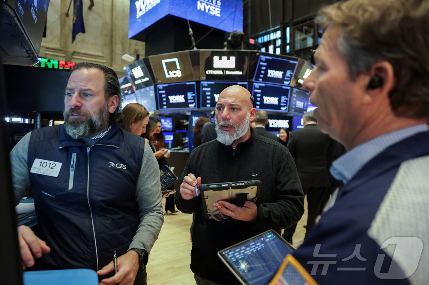 NYSE 트레이더들.  ⓒ 로이터=뉴스1
