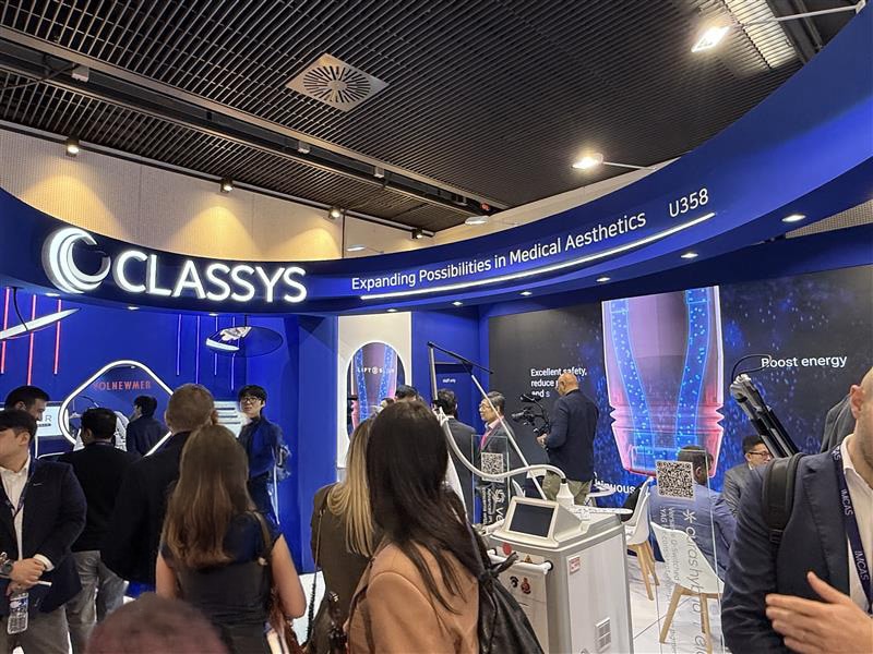 IMCAS 2026에서 클래시스가 볼뉴머, 슈링크 유니버스의 CE-MDR 인증 제품을 중심으로 주력 제품을 전시했다. (클래시스 제공) 