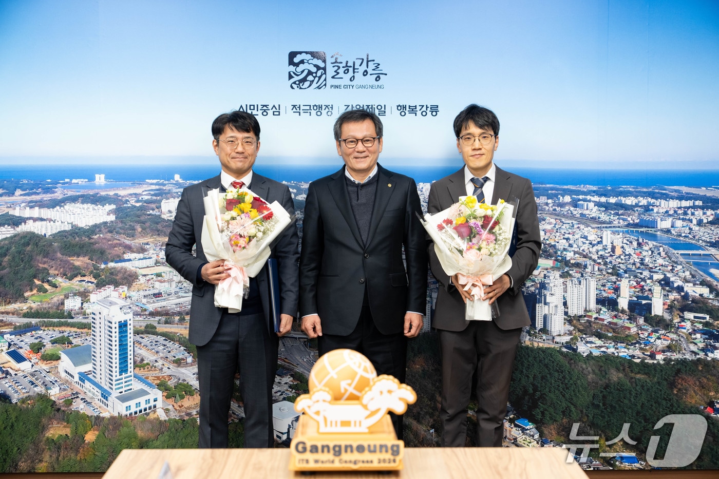 30일 강원 강릉시 고문변호사 위촉식.(강릉시 제공, 재판매 및 DB 금지) 2026.1.30/뉴스1