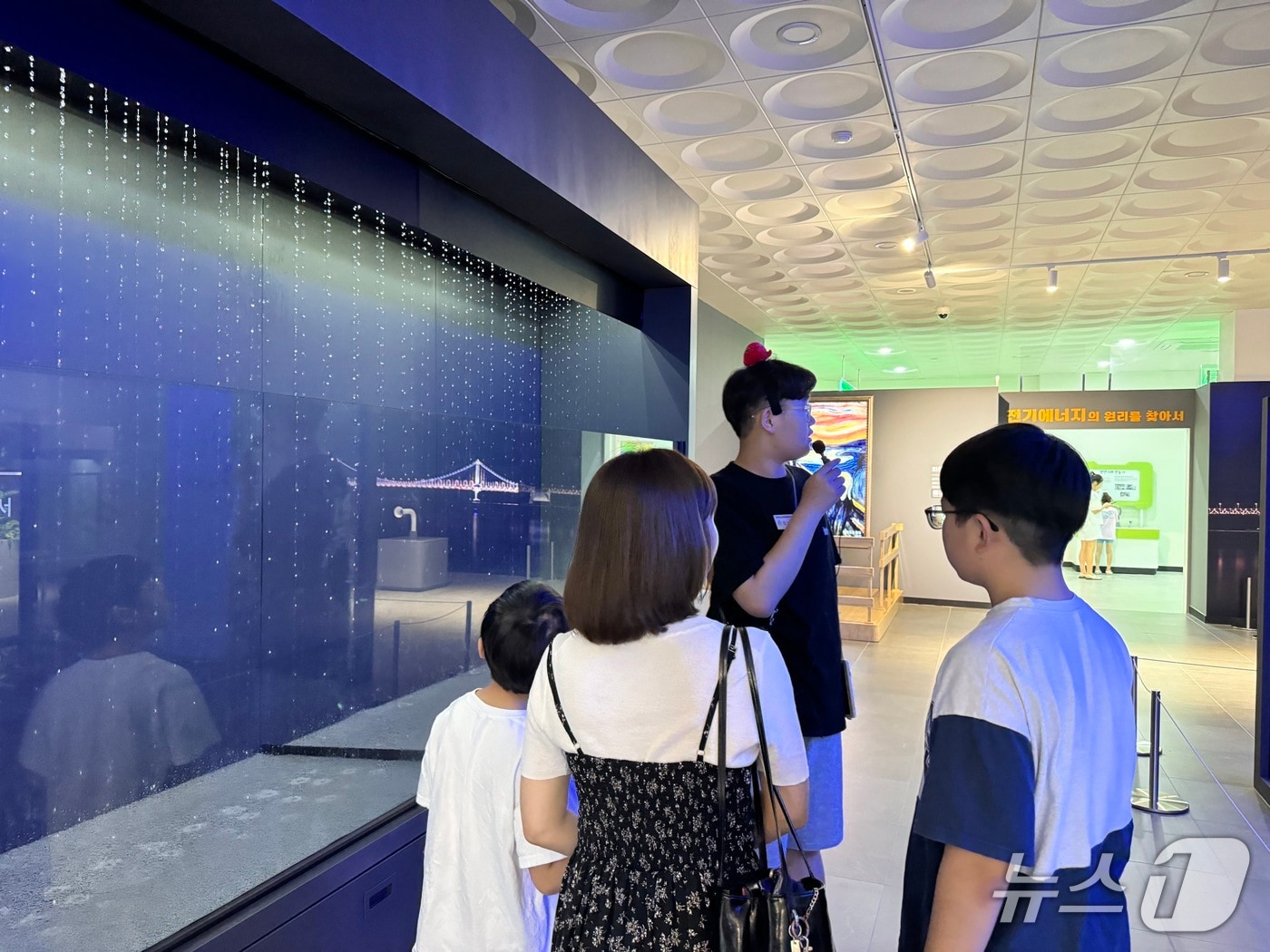 학생 도슨트 활동 모습.(부산시교육청 제공. 재판매 및 DB금지)