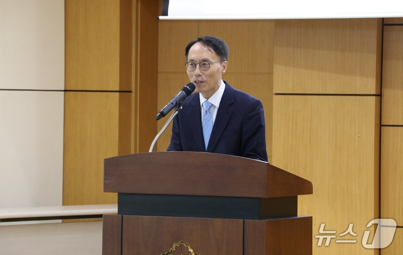 이승환 신임 한강유역환경청장이 5일 개최된 취임식에서 취임사를 하고 있다.(한강청 제공)