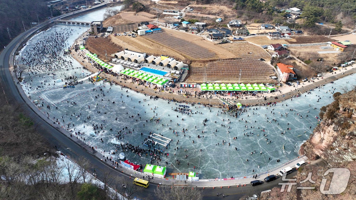 암산 얼음 축제 전경(안동시 제공. 재판매 및 DB 금지)2026.1.7/뉴스1