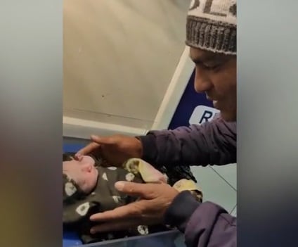 딸 10명 낳은 끝에 아들을 얻은 인도 남성 산제이 쿠마르 (NDTV 갈무리)