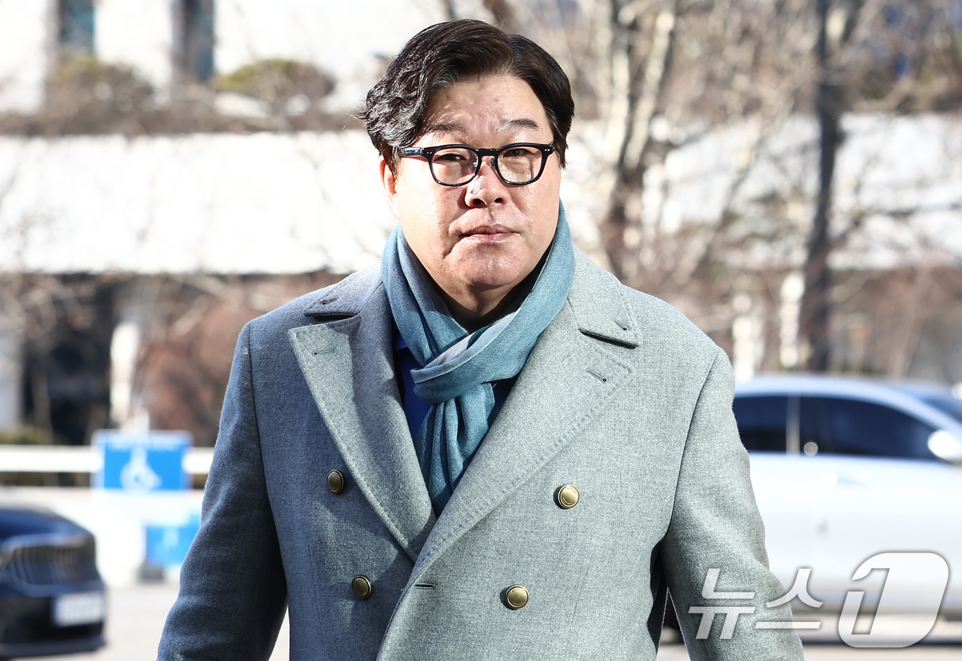 김성태 쌍방울 전 회장이 8일 오전 쌍방울 대북송금 수사 과정에서 불거진 진술 회유 의혹 관련 조사를 받기 위해 서울 서초구 서울고등검찰청으로 출석하고 있다. 2026.1.8 ⓒ 뉴스1 김민지 기자