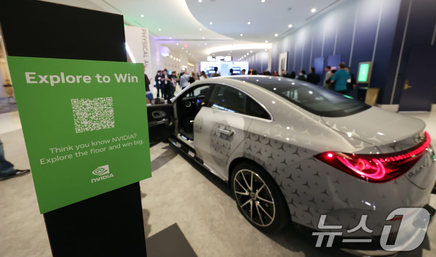 테슬라 독주 막을 '연합군' 뜬다...완성차, 반도체 거물과 손잡은 속사정 - 뉴스 썸네일 이미지