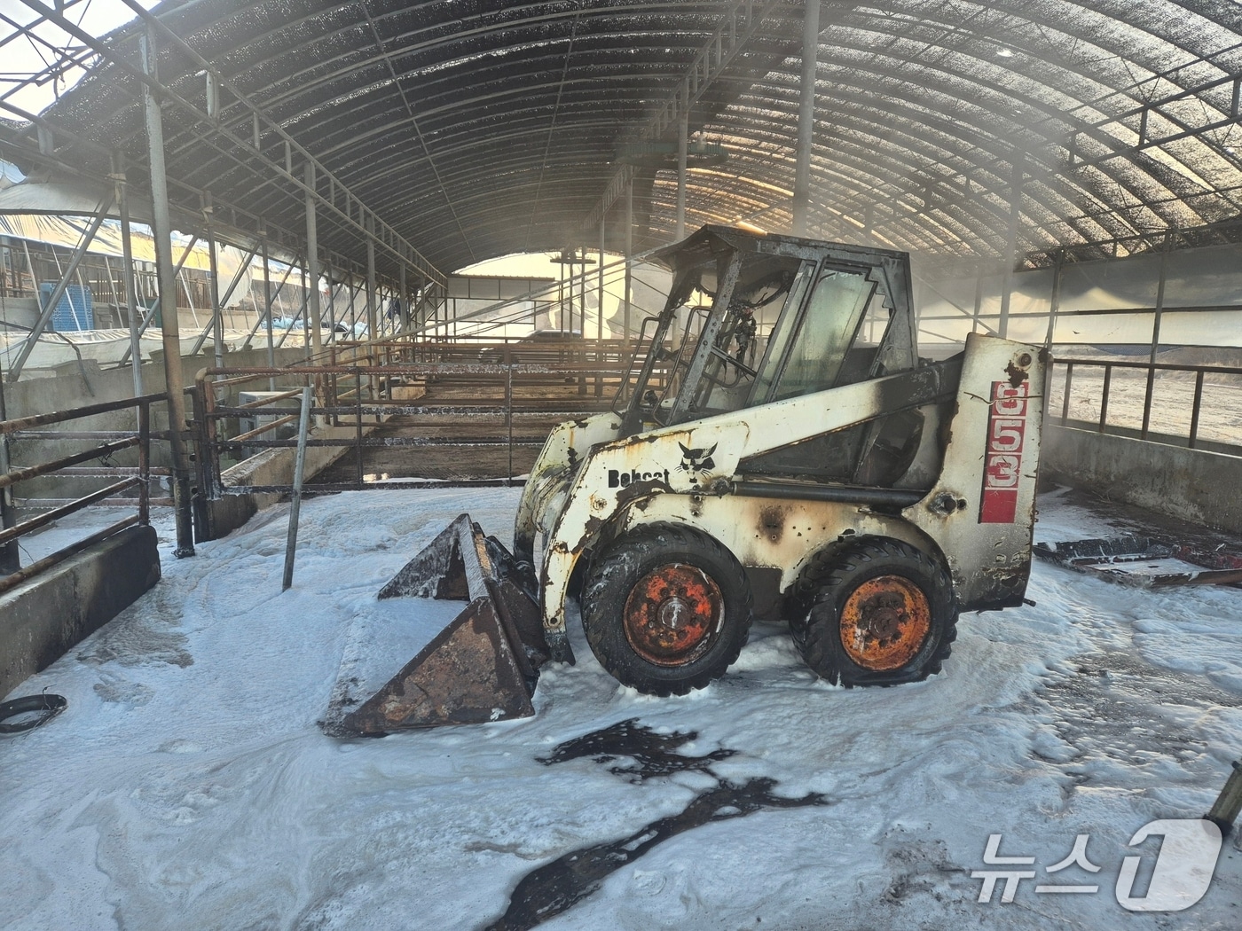 부여 새도면 청송리 농기계 화재 현장. (부여소방서 제공, 재판매 및 DB금지) / 뉴스1