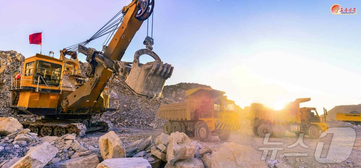 (평양 노동신문=뉴스1) = 북한 노동당 기관지 노동신문은 9일 상원세멘트련합기업소 상원석회석광산을 조명하며 "당 결정 관철을 위한 생산투쟁을 힘있게 벌리고 있다"라고 보도했다. [국내에서만 사용가능. 재배포 금지. DB 금지. For Use Only in the Republic of Korea. Redistribution Prohibited] rodongphoto@news1.kr