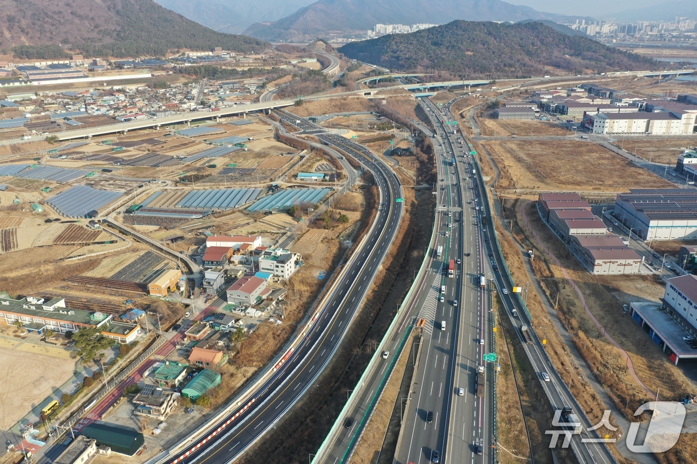 김해 대동~매리간 도로 건설공사 구간 중 시공이 완료된 김해시 대동면 대감리 감내교차로~덕산리 신암교차로 2.2㎞ 구간(경남도 제공. 재판매 및 DB금지)