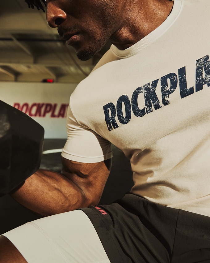 락플레이트 1년 만에 브랜드 철수...짐웨어 시장 경쟁 치열 - 뉴스 썸네일 이미지