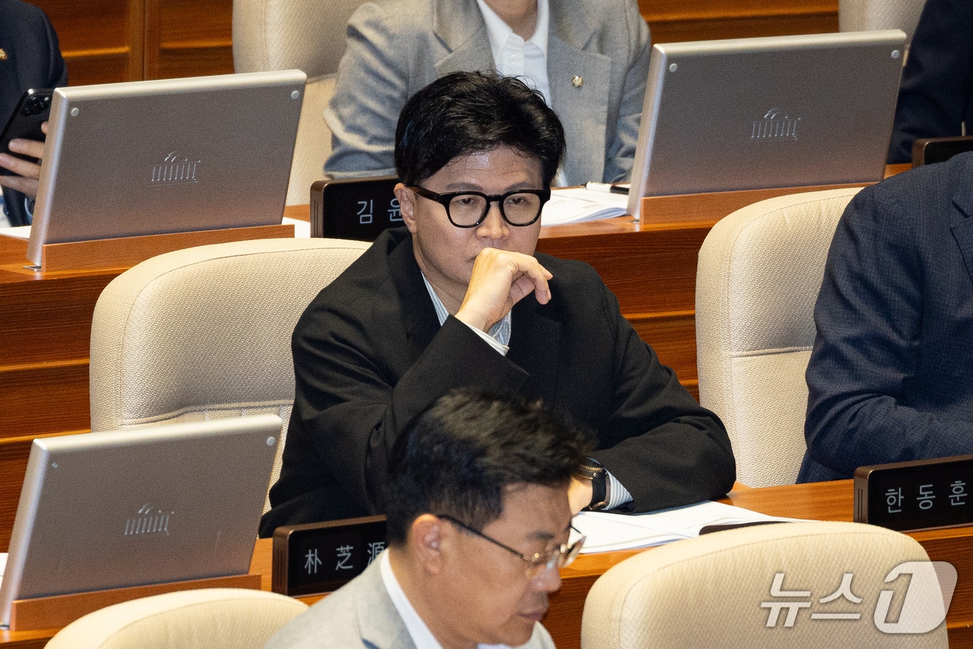 한동훈 무소속 의원이 1일 서울 여의도 국회에서 열린 제439회 국회(정기회) 제10차 본회의에 자리하고 있다. 2026.10.1 ⓒ 뉴스1 유승관 기자