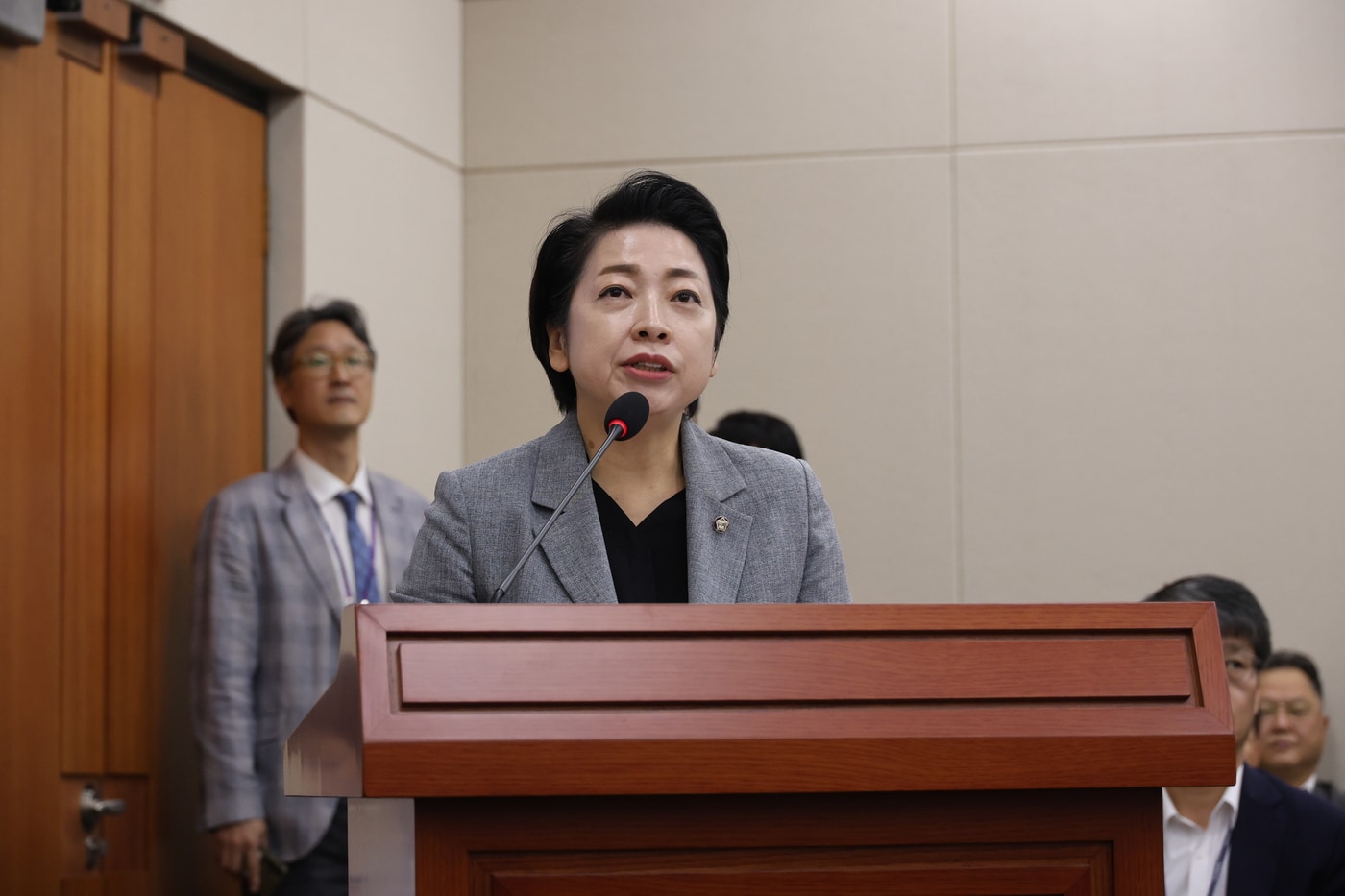 AI 챗봇 ‘제타’, 미성년자 대상 유해 대화 생성…안전 장치 점검 필요