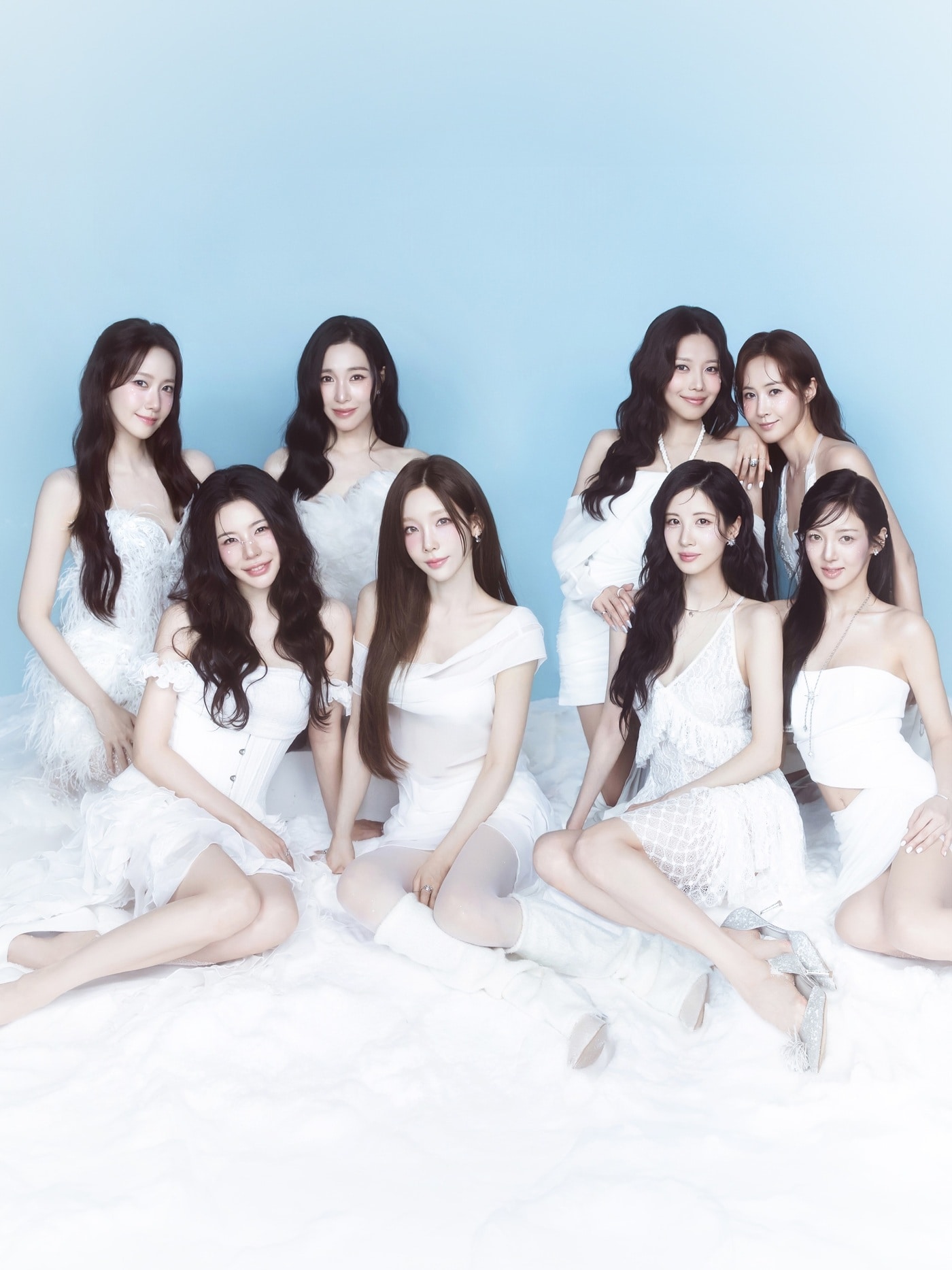 소녀시대, 20주년 시즌 그리팅 공개…완전체 여신 미모 뽐내