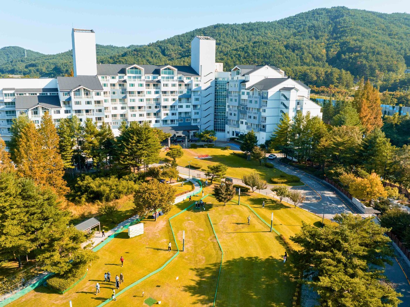 "울산바위 단풍 바라보며 샷"...금호설악리조트, 파크골프 대회 연다 - 뉴스 썸네일 이미지