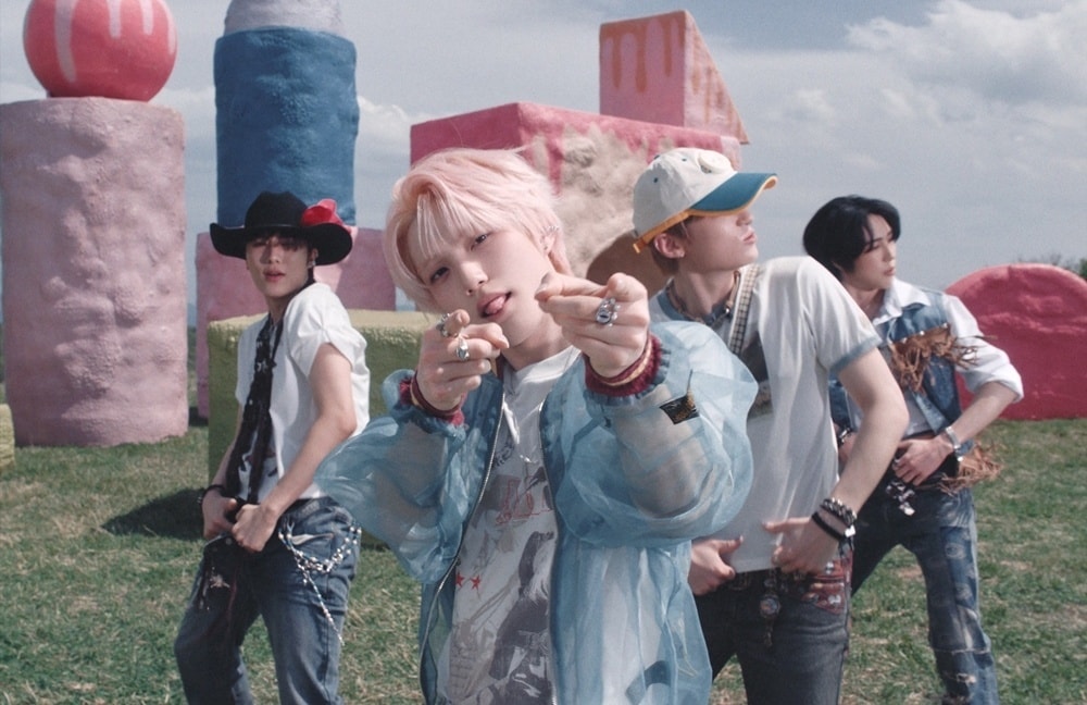 데일리:디렉션, '위치 웨이' MV 티저 공개…컴백 열기 달궈