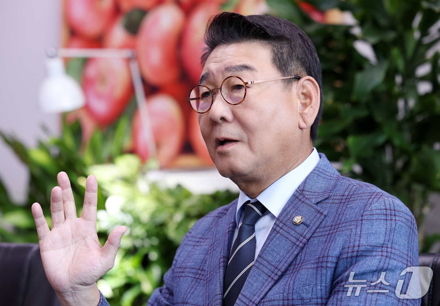 [인터뷰] 김교흥 "태어날 때 출발선 택할 수 없어…자립청년 국가가 책임져야"