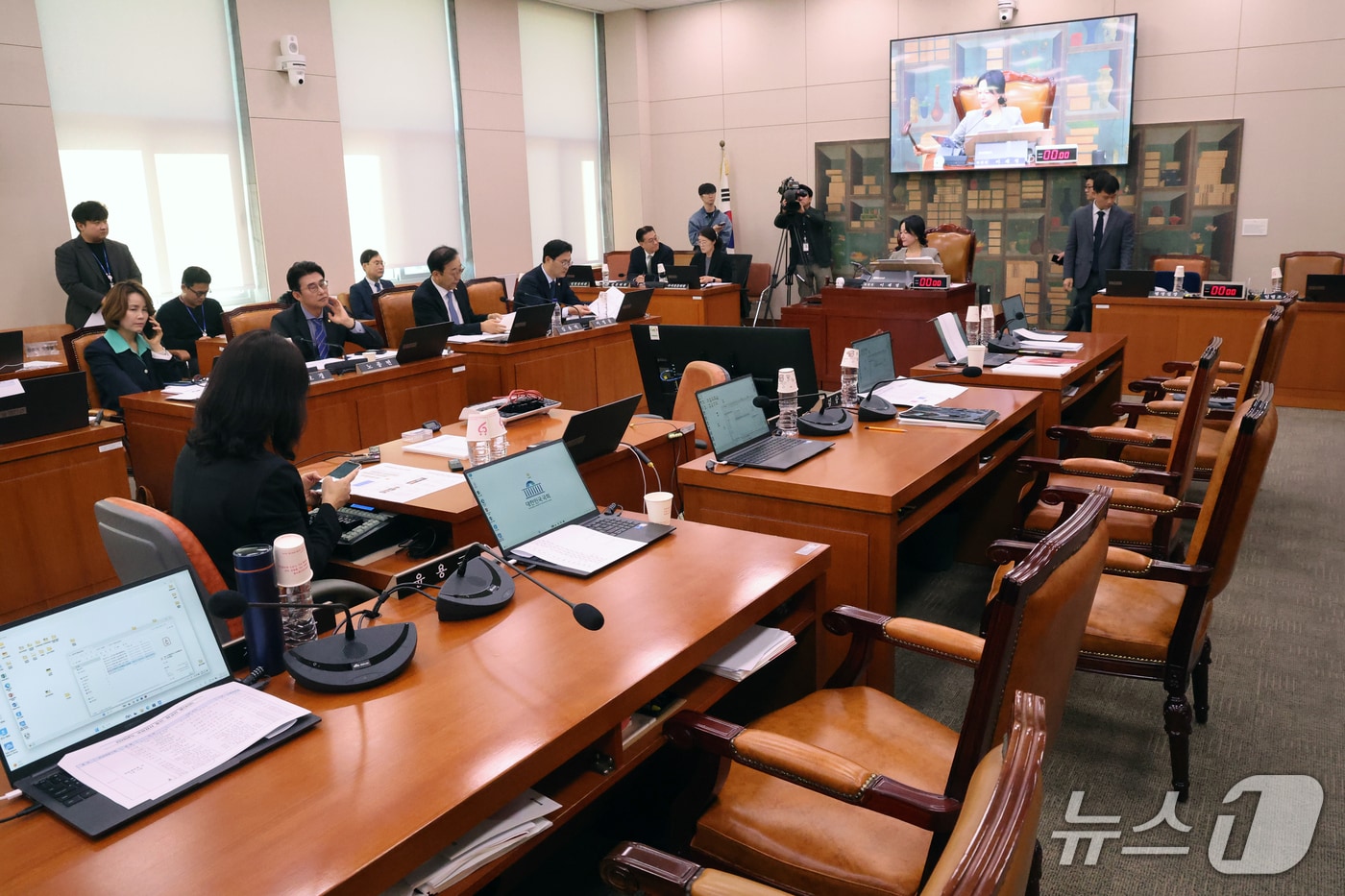 문체위, 이용수·이임생·이동국 등 국감 증인 의결…'암살자(들)' 놓고 여야 대립