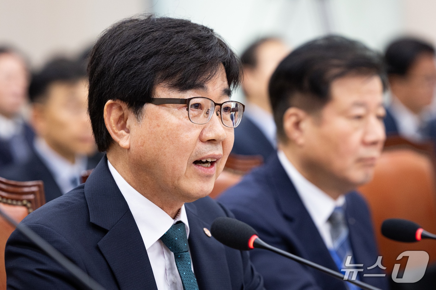 中企 산하기관 '브로커 개입·연체 급증' 지적에..."채무조정 확대"(종합... - 뉴스 썸네일 이미지