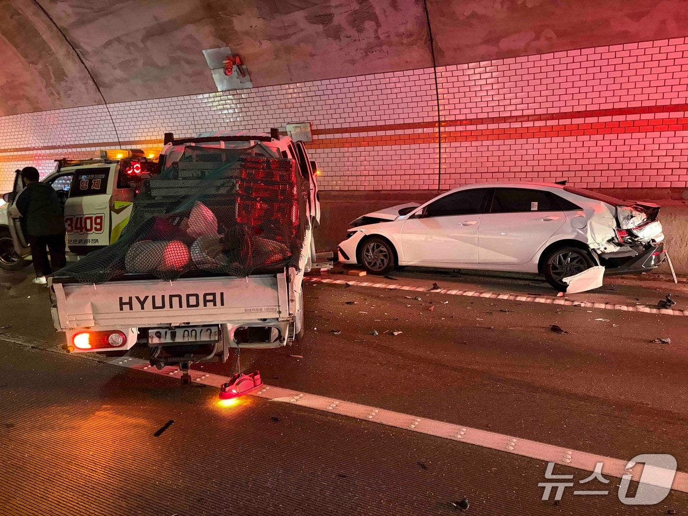 홍천 화촌9터널, 차량 3대 추돌 사고…2명 부상
