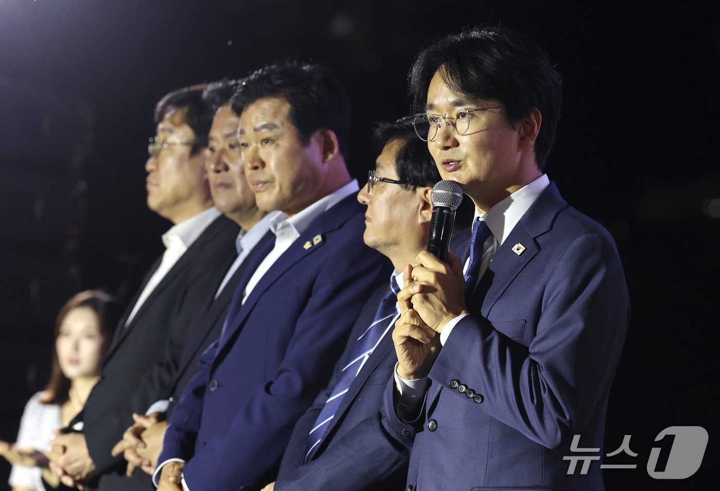 서울 노원구, 북한 인공기 미사일 조형물 설치 논란…작품 철거