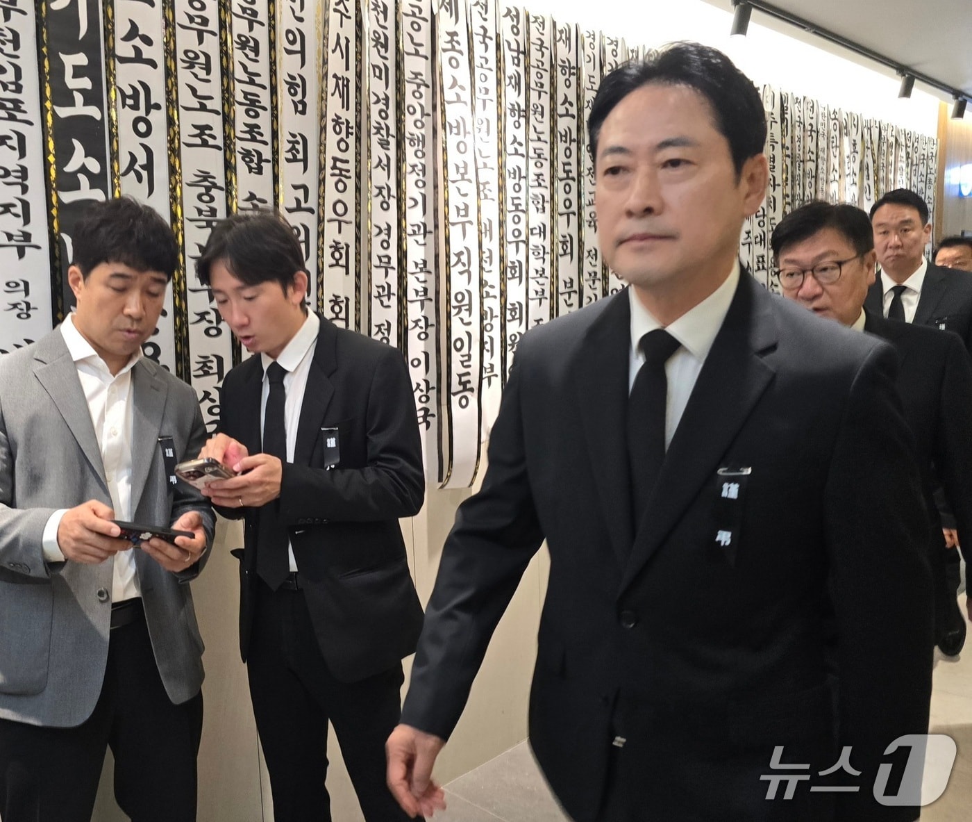 부천 화재 순직 소방관 조문 행렬... "처우 더