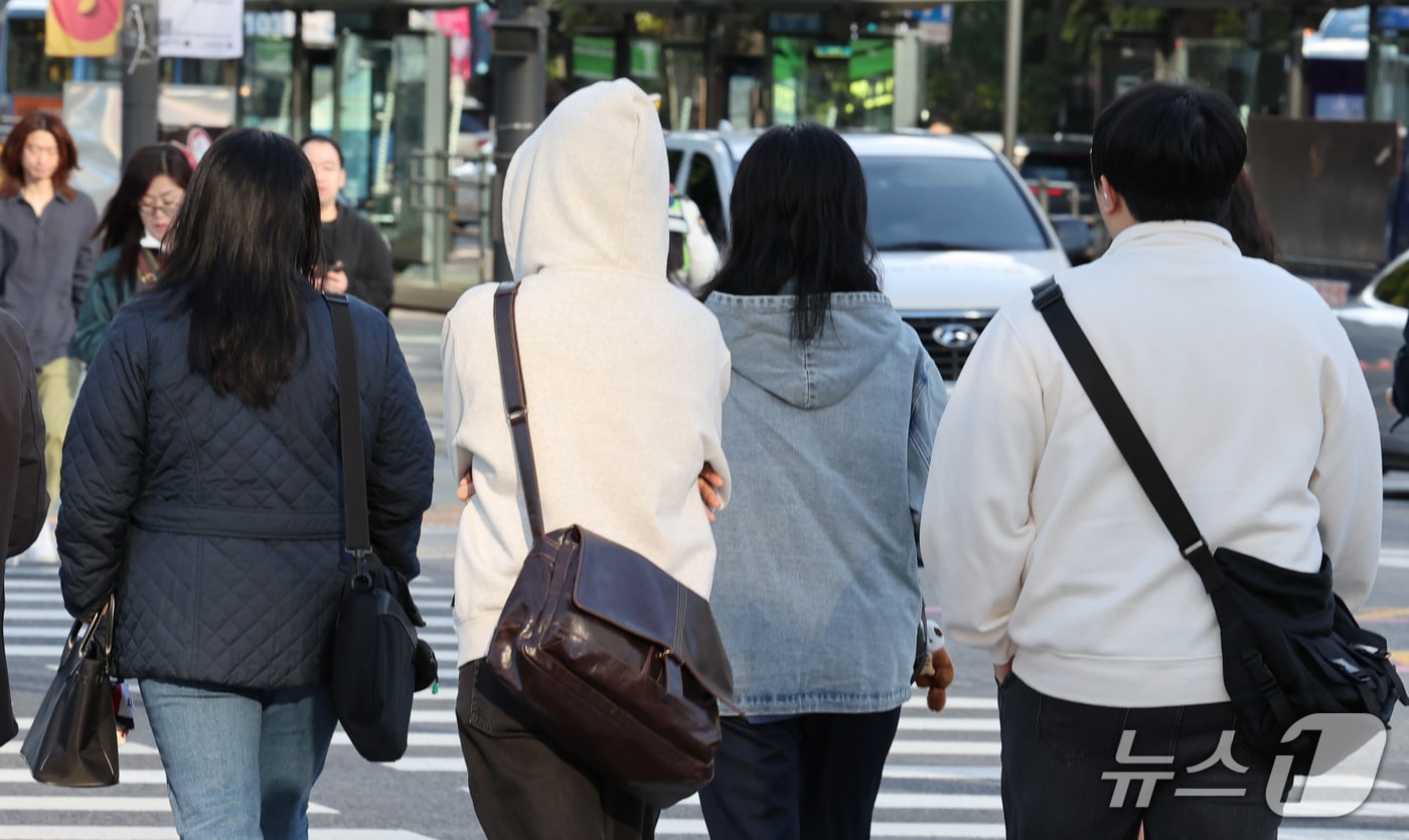 길을 걷는 시민들./뉴스1