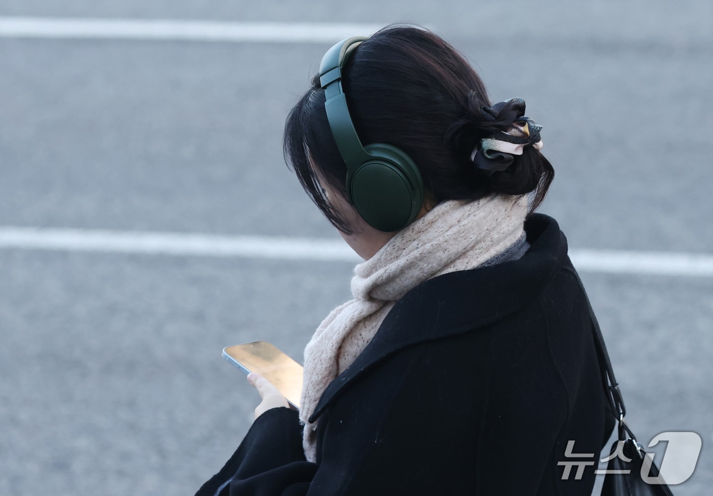 독감 한 달 빨리 오자 마스크·소독제 '불티'…유통업계 특수