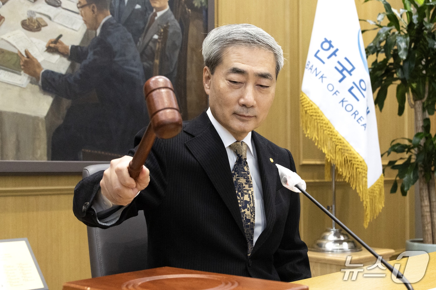 신현송 총재, 원화 약세…환율 강세 시 취약계층 구매력 상승 효과 기대