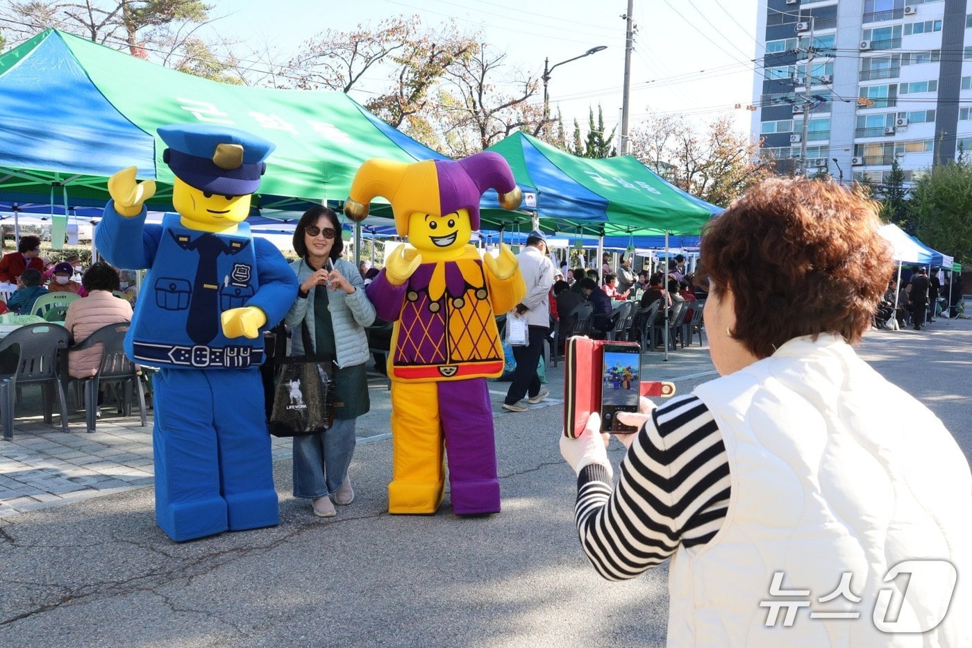 레고랜드, 춘천 근화동 어르신 효 한마당 잔치서 나눔 실천 - 뉴스 썸네일 이미지