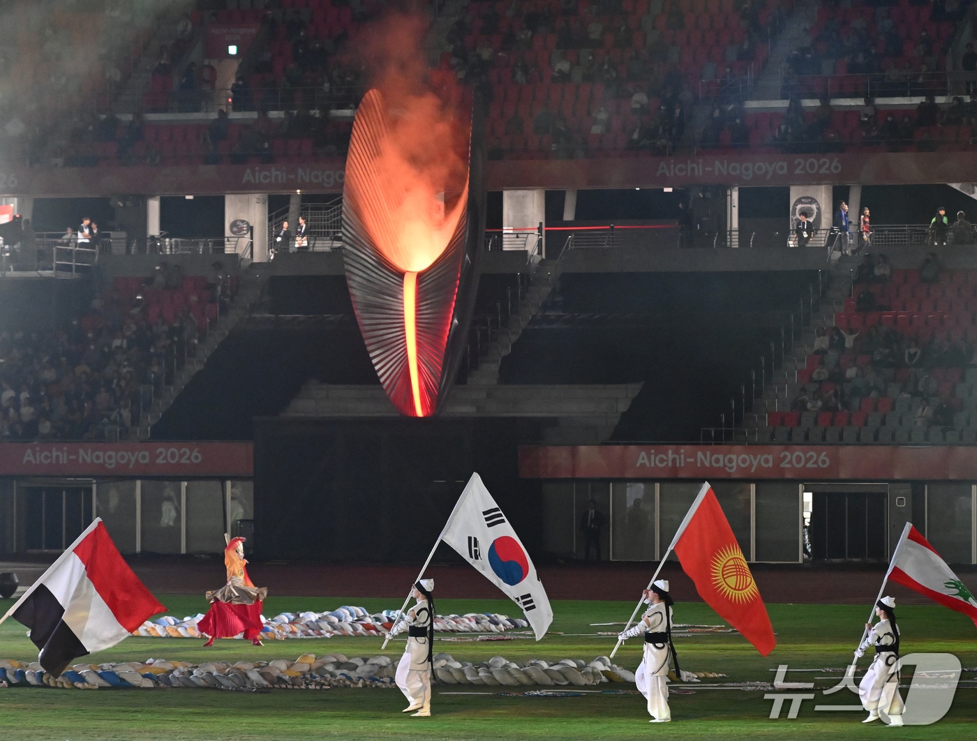 한국, 아이치·나고야 아시안패러게임 종합 5위…윤지유, 폐회식 기수