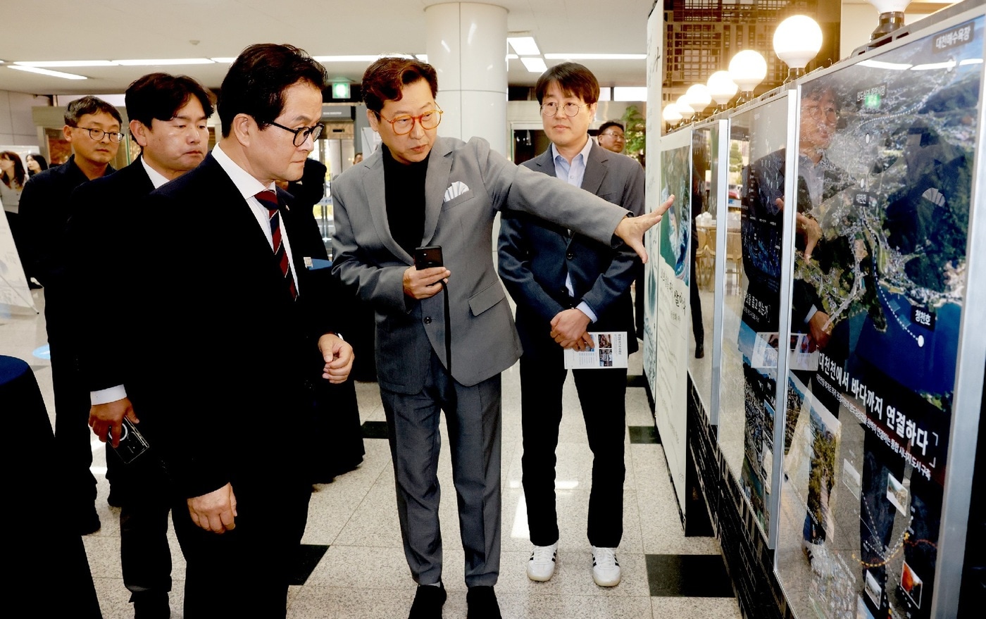 보령시청 로비서 내달 5일까지 '미래의 보령' 전시회 - 뉴스 썸네일 이미지