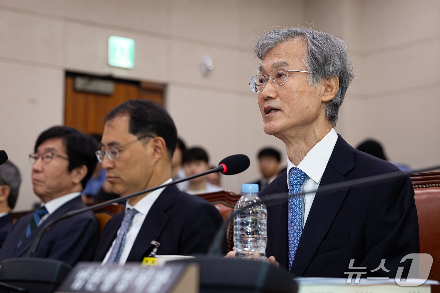 조희대 대법원장이 6일 서울 여의도 국회에서 열린 법제사법위원회의 대법원 등에 대한 국정감사에 출석해 서영교 법사위원장의 질의에 답하고 있다. 2026.10.6 ⓒ 뉴스1 유승관 기자