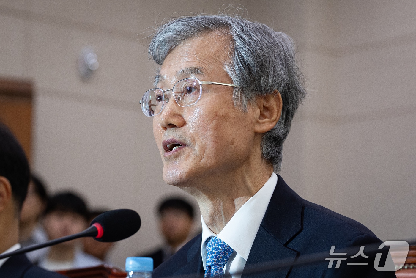 조희대 대법원장이 6일 서울 여의도 국회에서 열린 법제사법위원회의 대법원 등에 대한 국정감사에 출석해 서영교 법사위원장의 질의에 답하고 있다. 2026.10.6 ⓒ 뉴스1 유승관 기자