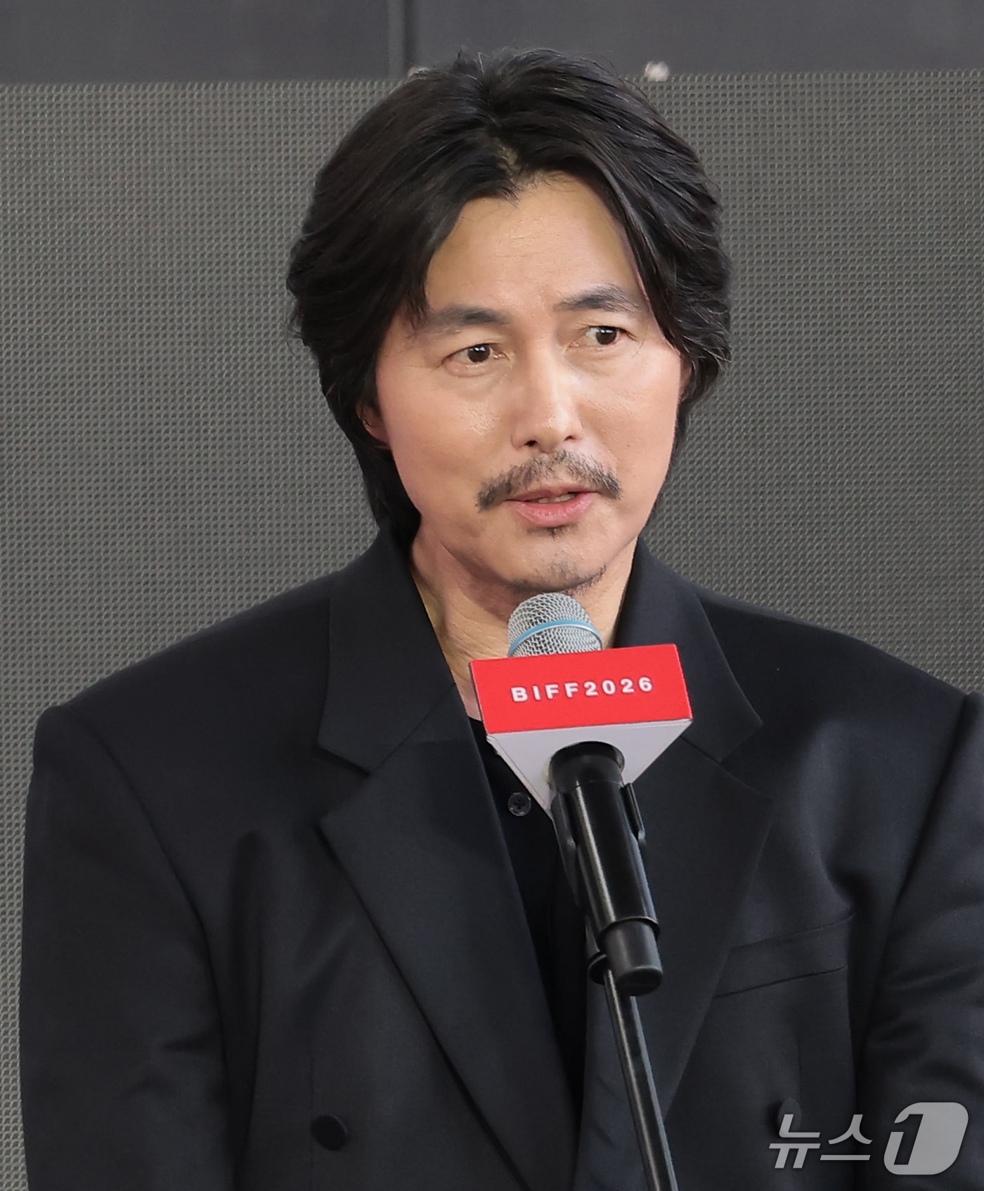 '정우성 사내이사 사임' 아티스트컴퍼니 6%대 약세 [핫종목] - 뉴스 썸네일 이미지