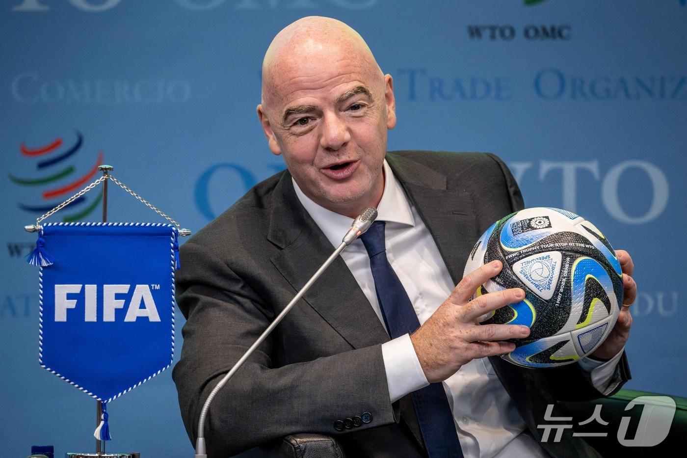 인판티노 FIFA 회장, 4선 가능성 커져…경쟁자들 출마 포기