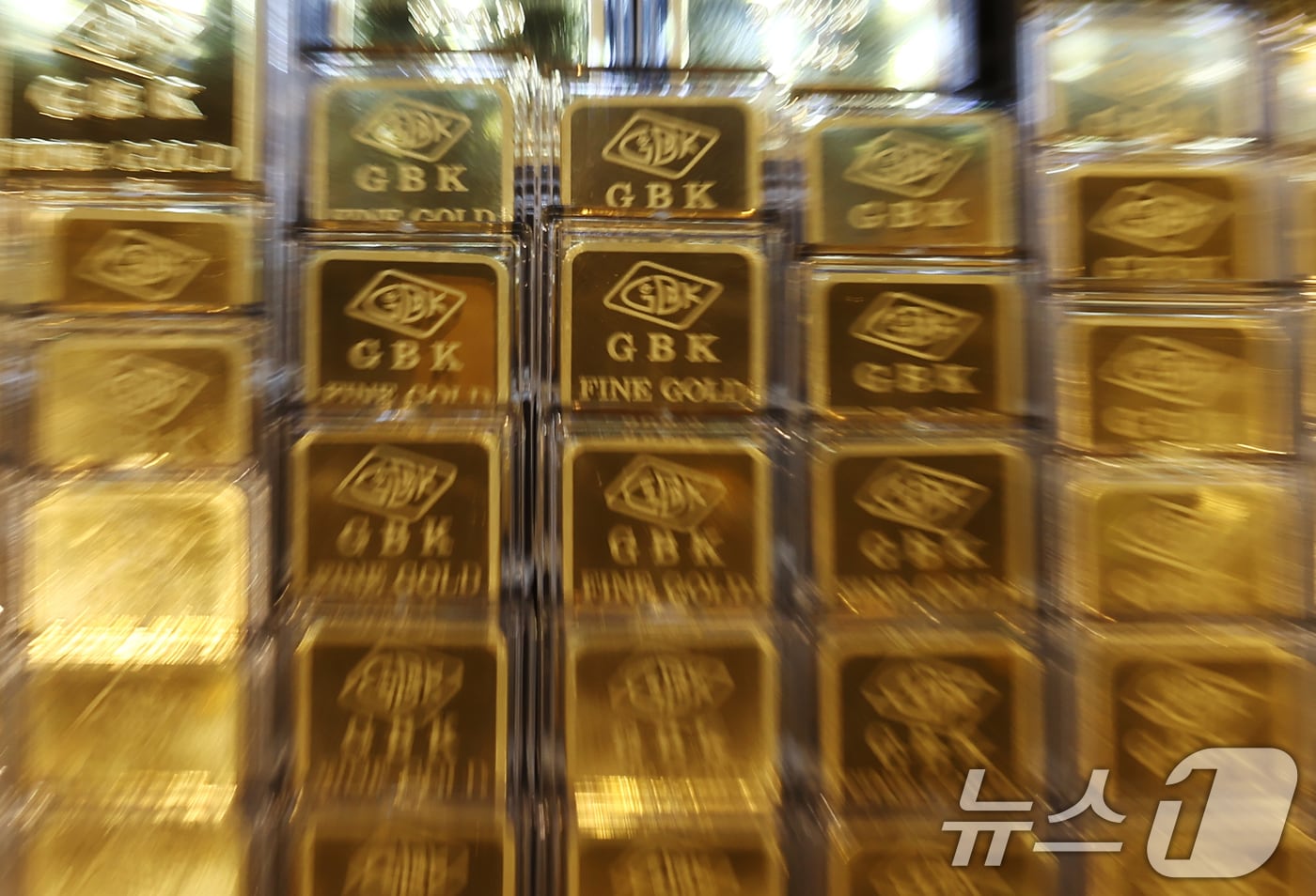 서울 시내 금은방에 골드바가 진열돼 있다. /뉴스1 ⓒ News1