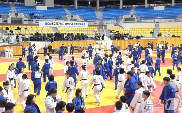 전북 익산실내체육관에서 훈련 중인 유도 선수들.(전북체육회 제공, 재판매 및 DB 금지)/뉴스1