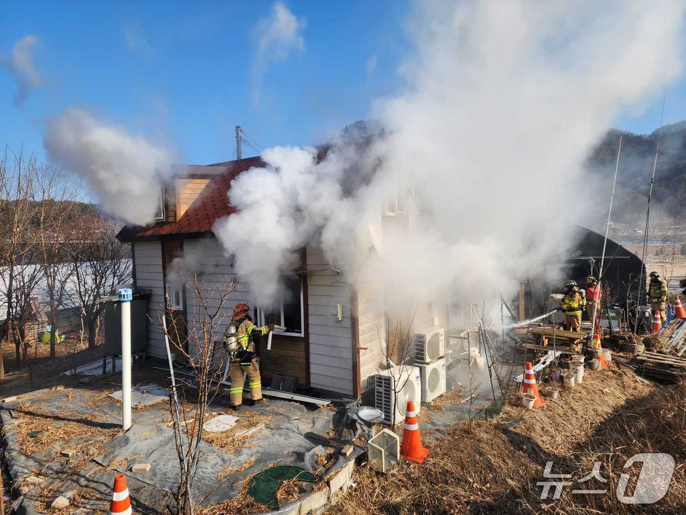 춘천 농막 화재.(강원도소방본부 제공, 재판매 및 DB 금지) 2026.2.1/뉴스1