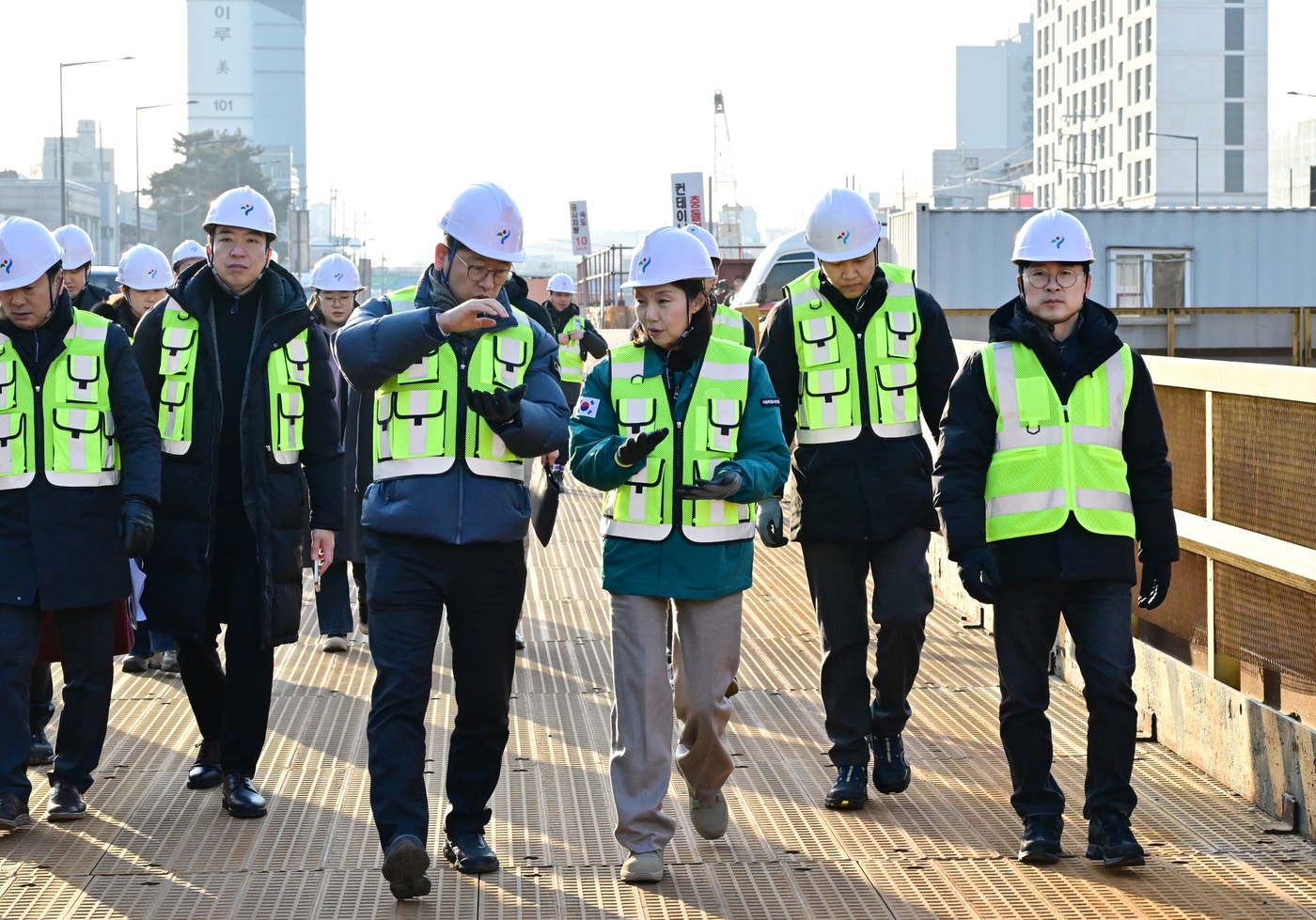 최호정 서울시의장이 국회대로 지하차도 건설현장을 점검하는 모습. (서울시의회 제공)
