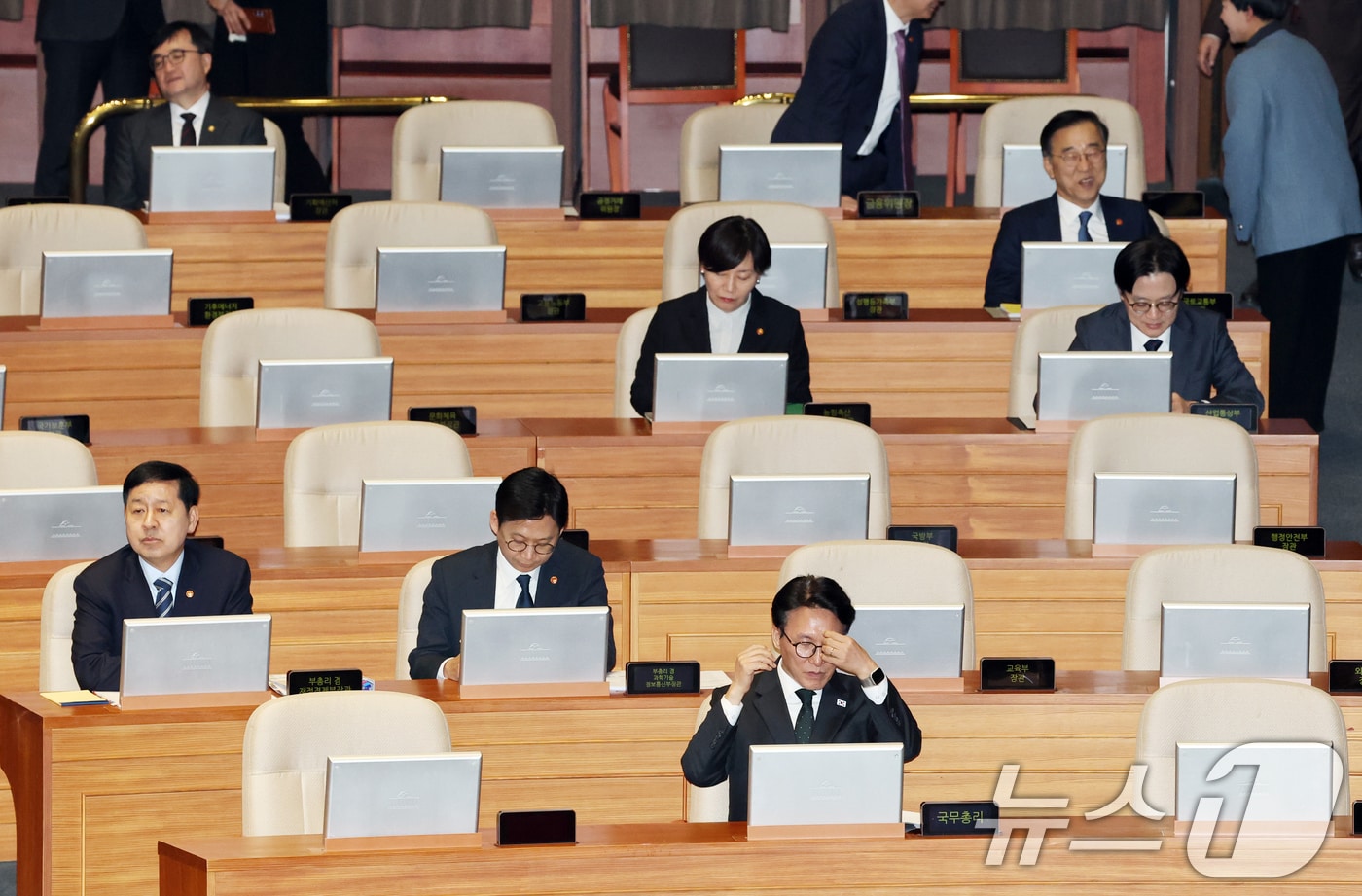 Korean Parliament Questions Government on Politics, Diplomacy & Security