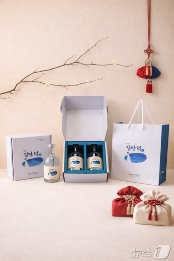 나눔의 정신을 담아 출시된 '제주 김만덕주'.(건입동마을관리사회적협동조합 제공. 재판매 및 DB 금지) /뉴스1