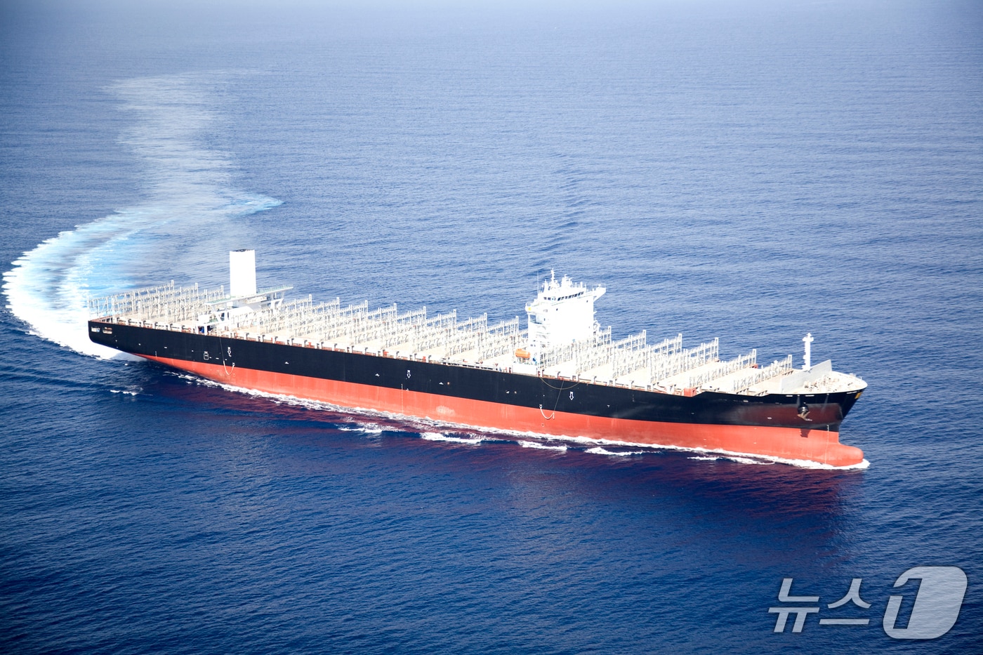 HJ중공업이 건조한 컨테이너 선 (HJ중공업 제공. 재판매 및 DB금지)